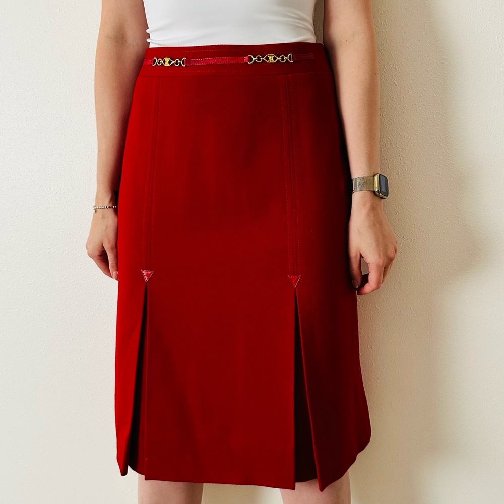 Authentic Celine 100% wool pleated midi skirt with gold chain waist saffron red - Picture 5 of 12